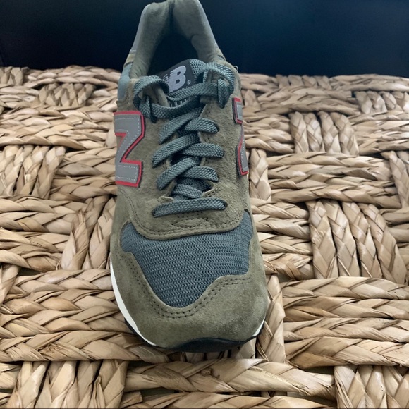 RARE New Balance army green hints of red gray sneakers collectors Size W 7/M 5.5 - Picture 6 of 16